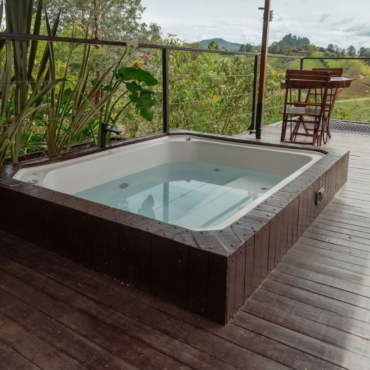jacuzzi-domitila-3-personas-jacuzzis-y-mesones-gyg-2