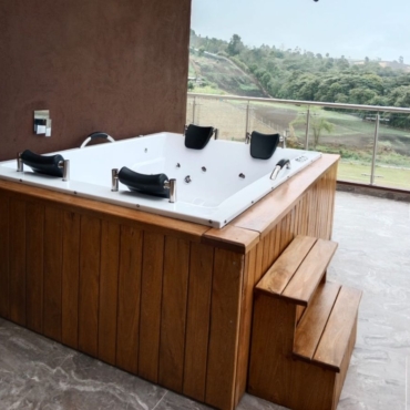 jacuzzi-heliconia-4-personas-jacuzzis-y-mesones-gyg-3